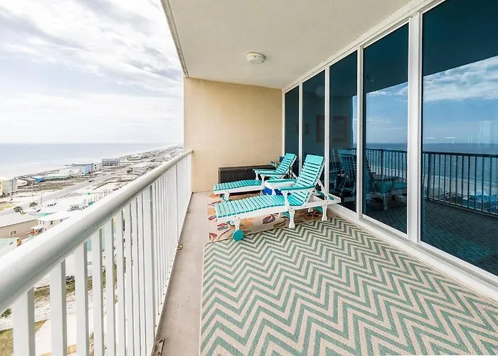 Apartment West In *